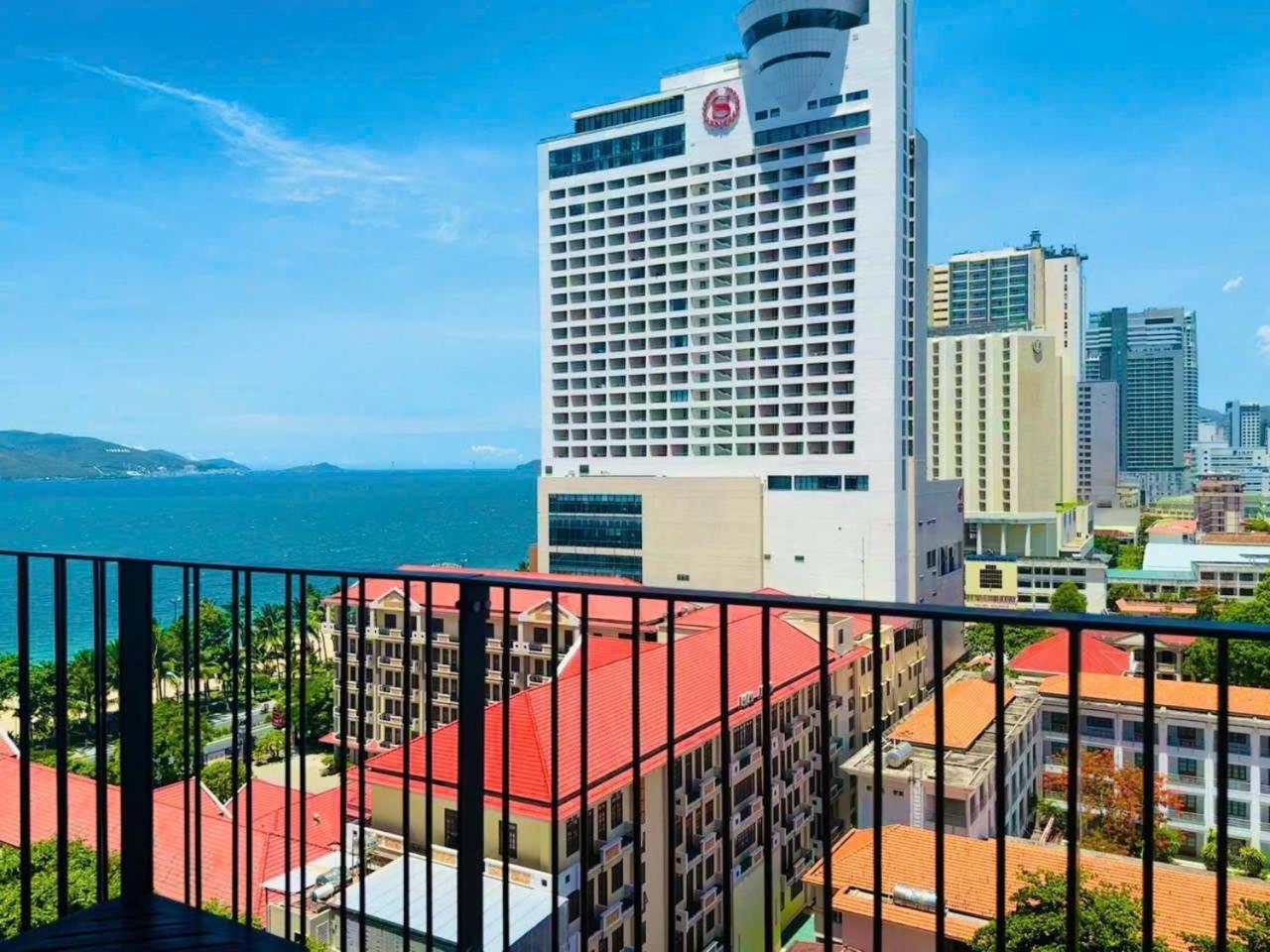 Gold Coast Nha Trang Luxury Apartment - Ocean View Buitenkant foto